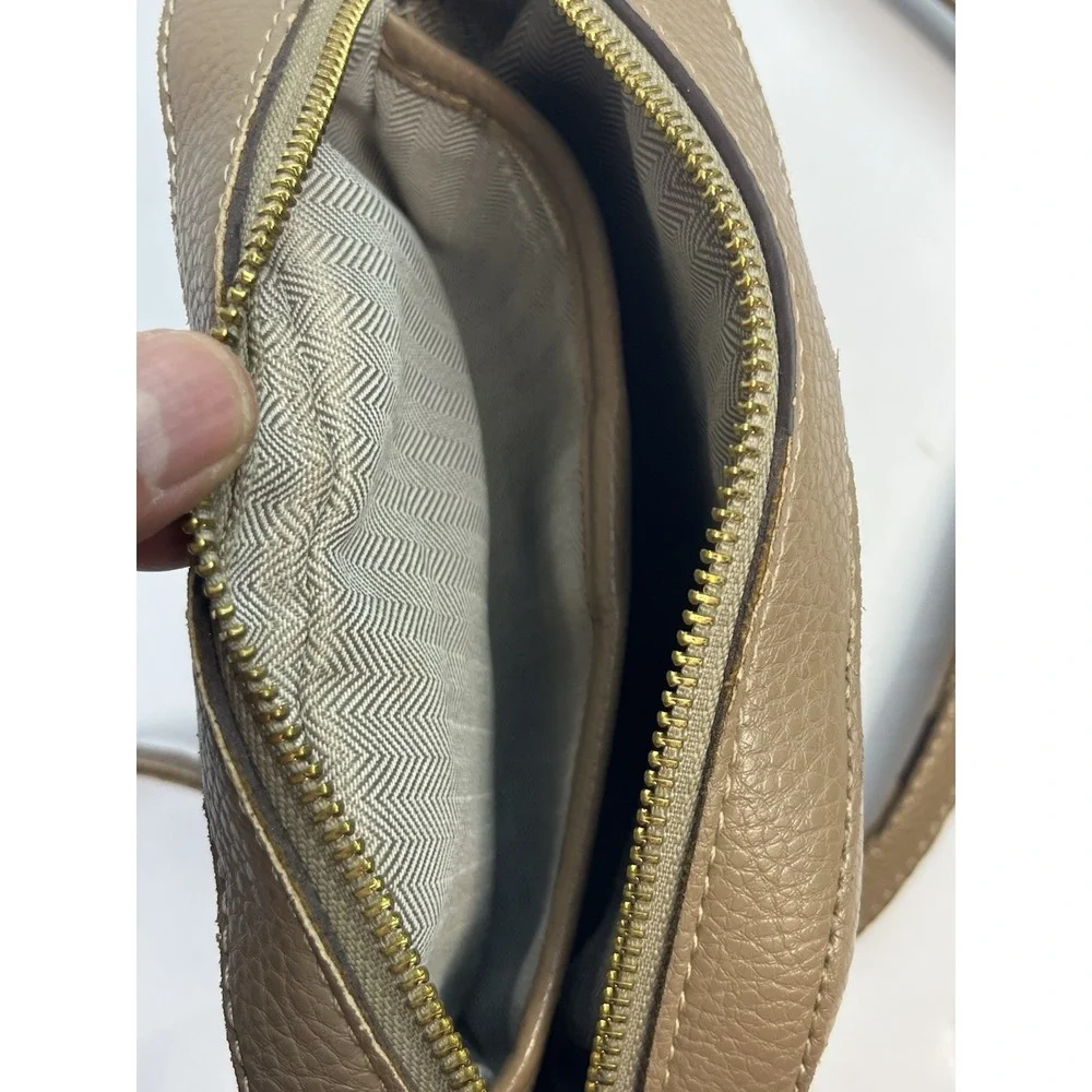 Tory Burch McGraw Camera Crossbody Bag Beige Tan Sand Leather - Strap Damage